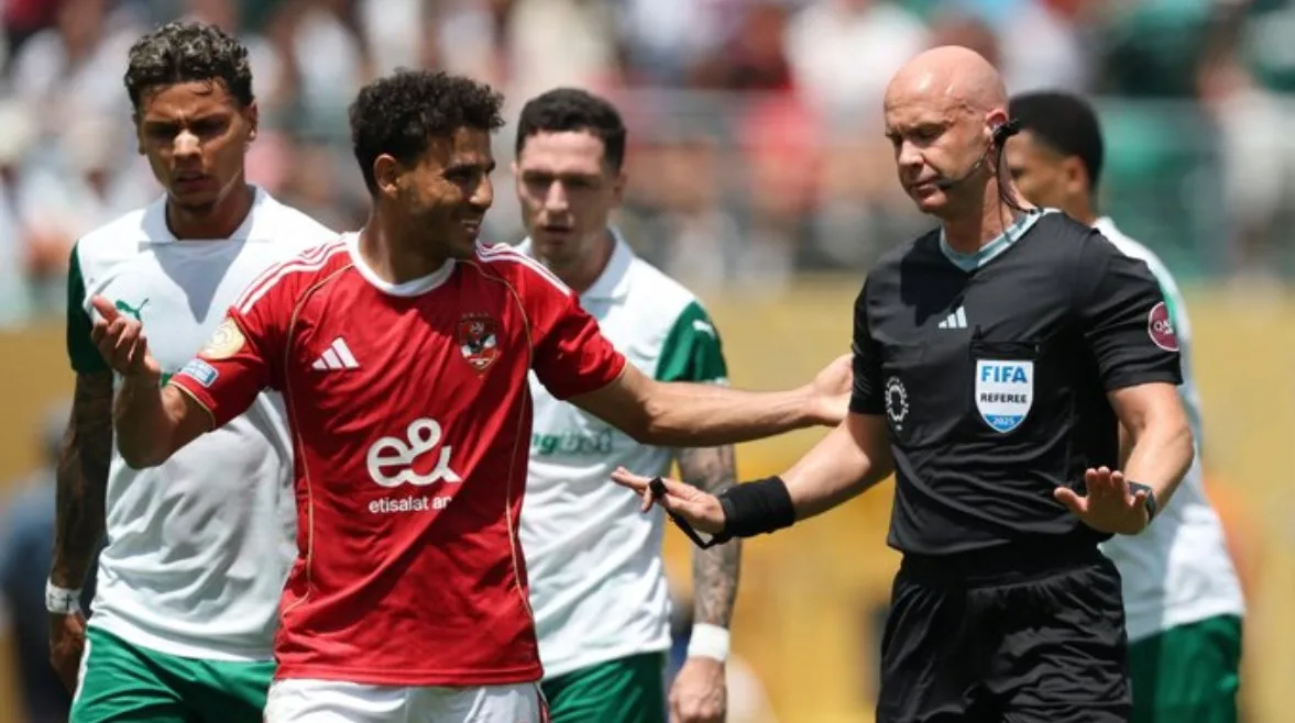 الاهلي وبالميراس يتعادلان في شوط أول مشوق في كأس العالم للأندية الاهلي وبالميراس يتعادلان في شوط أول مشوق في كأس العالم للأندية