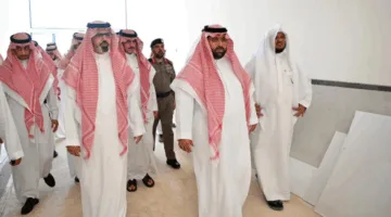 أمير جازان ونائبه يزوران مجموعة من المشاريع التنموية والسياحية في محافظة جزر فرسان.