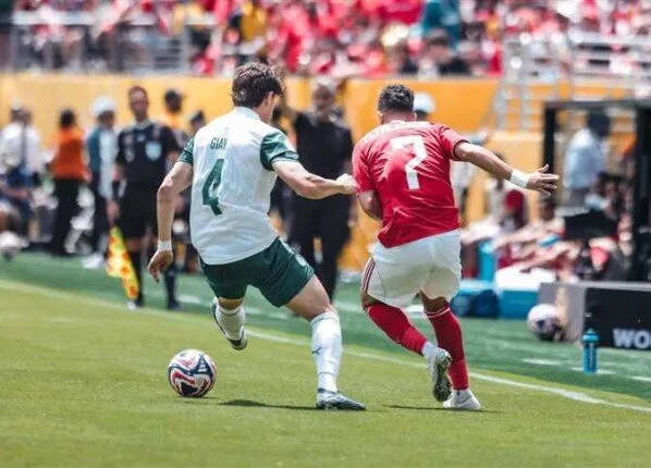 الأهلي يتعرض للهزيمة بهدفين نظيفين أمام بالميراس البرازيلي في كأس العالم للأندية «فيديو» الأهلي يتعرض للهزيمة بهدفين نظيفين أمام بالميراس البرازيلي في كأس العالم للأندية «فيديو»