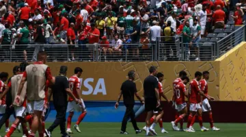 مباراة الأهلي وبالميراس تتعطل بسبب الظروف الجوية السيئة