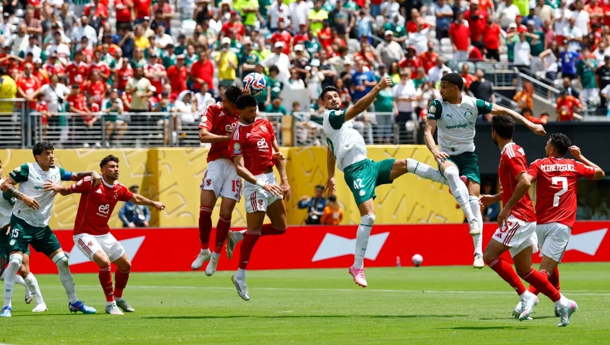 بطولة كأس العالم للأندية 2025: بالميراس البرازيلي يهزم الأهلي المصري بهدفين نظيفين بطولة كأس العالم للأندية 2025: بالميراس البرازيلي يهزم الأهلي المصري بهدفين نظيفين