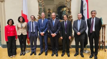 وزير الاتصالات يلتقي بمدراء شركات ومؤسسات إيطالية لاستقطاب استثمارات في قطاع التعهيد
