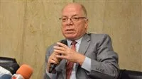 وزير الثقافة السابق ي divulges معلومات جديدة حول المكالمة الأخيرة بين مبارك وأوباما.