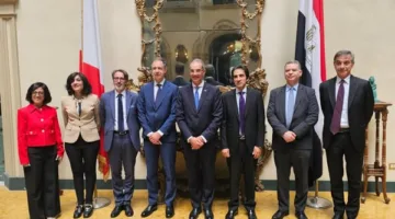 وزير الاتصالات يناقش مع مسؤولي الشركات الإيطالية جذب الاستثمارات في قطاع التعهيد.