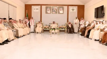 أمير منطقة جازان ونائبه يجتمعان مع شيوخ وأبناء محافظة جزر فرسان