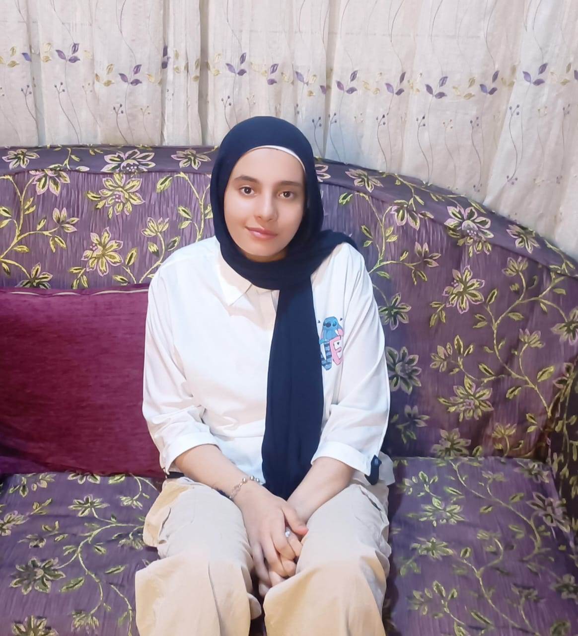الطالبة ميرال نزيه