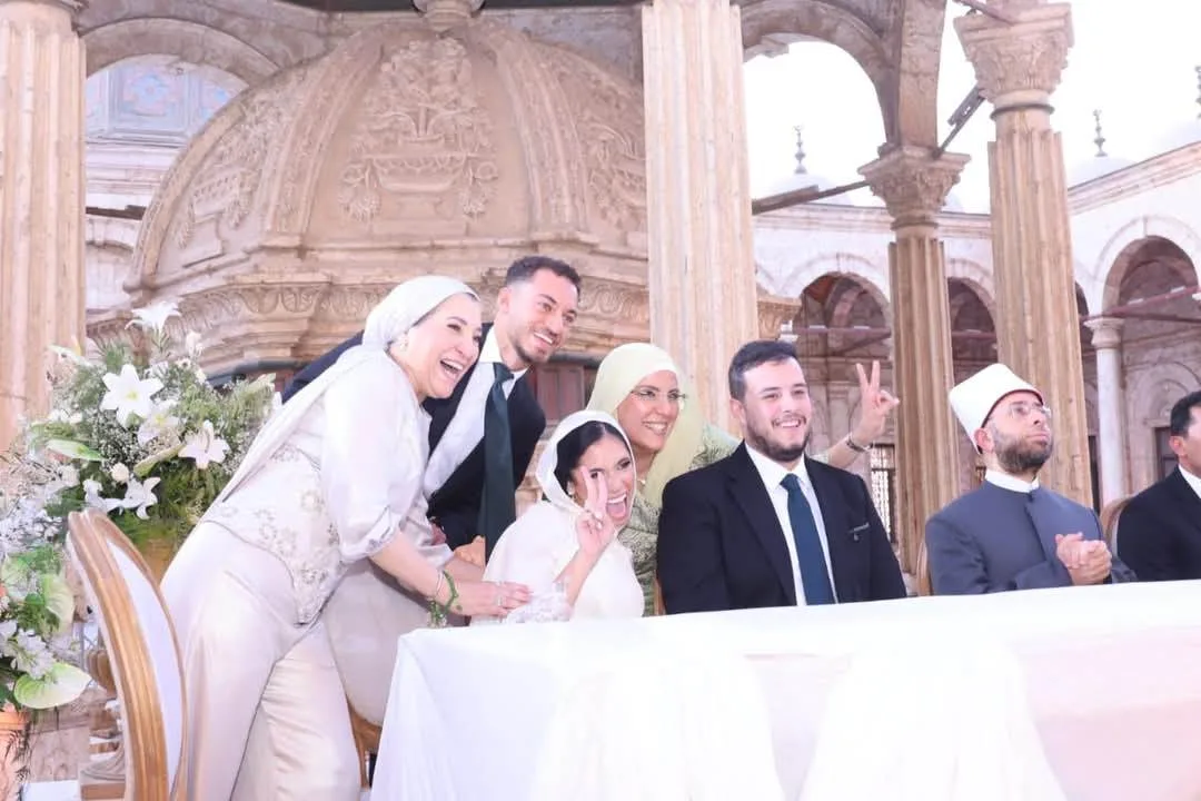 وزير الشباب والرياضة يشارك في عقد قران ابنته بحضور رئيس الحكومة وزير الشباب والرياضة يشارك في عقد قران ابنته بحضور رئيس الحكومة