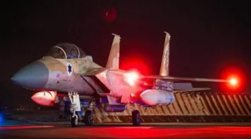جيش الاحتلال يحذر المدنيين بمغادرة المنطقة قبل تنفيذ غارات على شمال غرب إيران