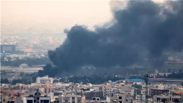 باحث: هنالك دلائل عديدة على مشاركة أمريكا الفعلية في الصراع ضد إيران باحث: هنالك دلائل عديدة على مشاركة أمريكا الفعلية في الصراع ضد إيران
