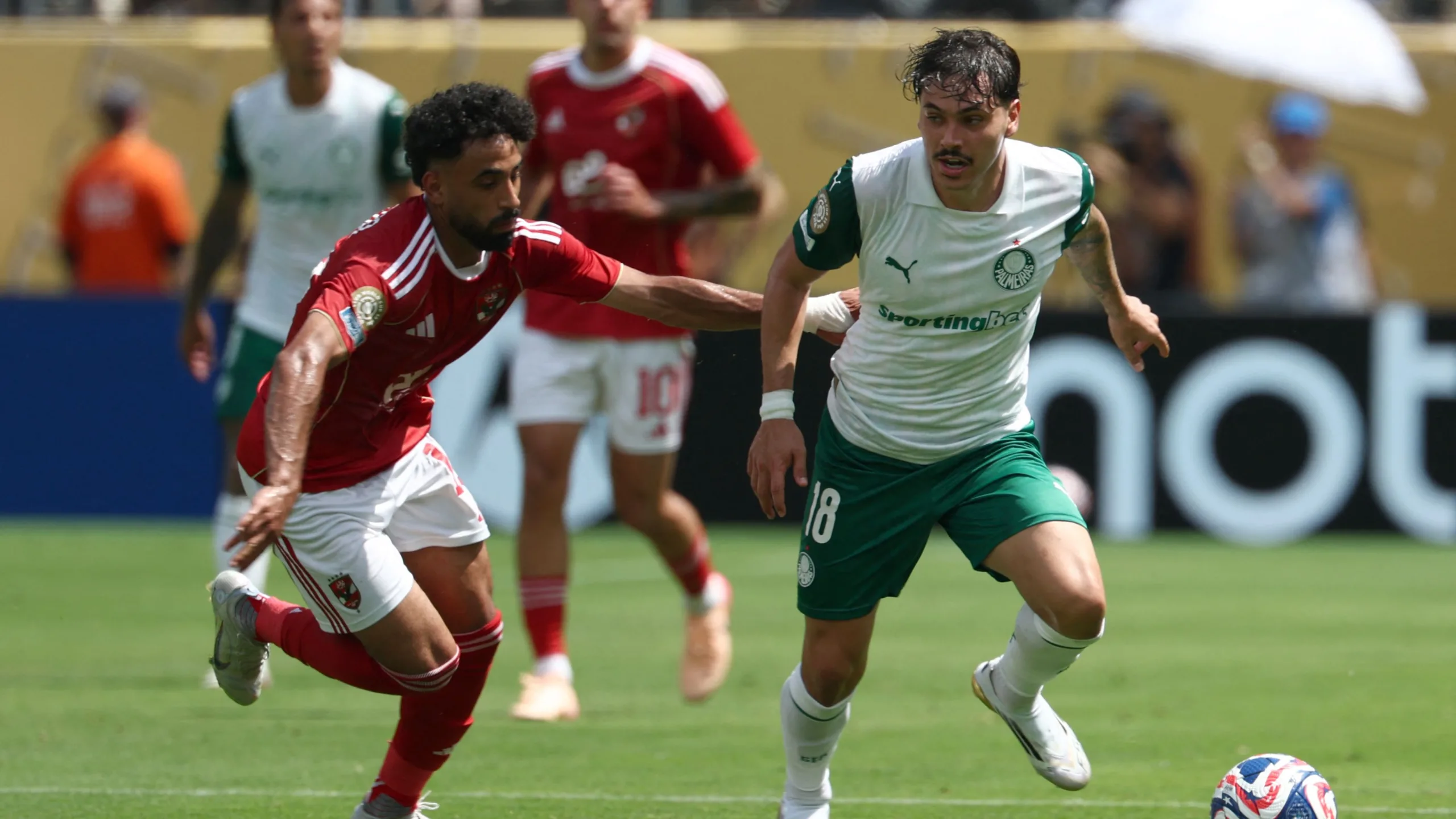 لاعبو الأهلي يتذرّعون بالجو بعد الخسارة أمام بالميراس