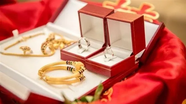 الشبكة والهدايا عند إنهاء الخطبة من جانب الخاطب: رأي الإفتاء