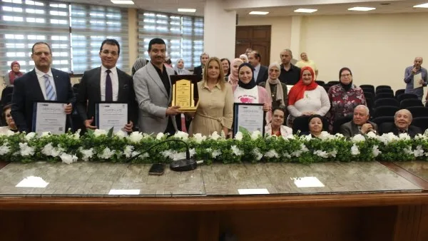 كلية الآداب بجامعة عين شمس تُحقق ثلاث شهادات ISO دولية معترف بها.