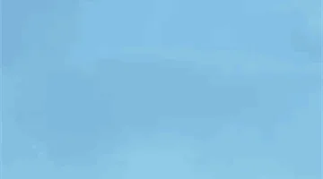 استهداف مركبة على الطريق العام في العباسية (فيديو)
