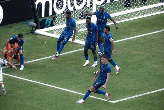 الهلال يبدأ التحضير لمباراة سالزبورغ في بطولة كأس العالم للأندية الهلال يبدأ التحضير لمباراة سالزبورغ في بطولة كأس العالم للأندية