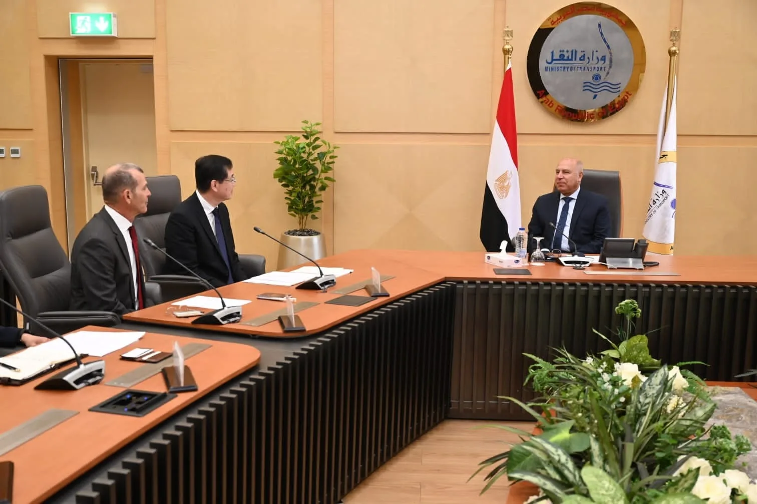 وزير النقل يتباحث مع شركة ميتسوبيشي لتعزيز الشراكة في مشاريع مترو الأنفاق وزير النقل يتباحث مع شركة ميتسوبيشي لتعزيز الشراكة في مشاريع مترو الأنفاق