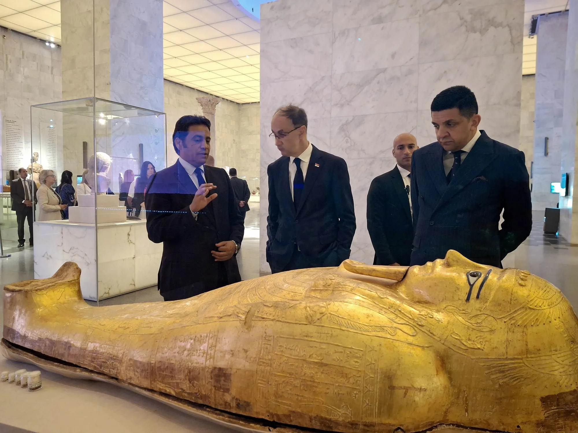 رئيس وزراء صربيا يقوم بزيارة إلى المتحف المصري الكبير رئيس وزراء صربيا يقوم بزيارة إلى المتحف المصري الكبير