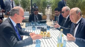 وزير الطيران: نواصل العمل على تحسين شامل للمطارات المصرية من خلال شراكات دولية تركز على الكفاءة والاستدامة.