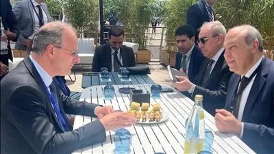 وزير الطيران: نواصل العمل على تحسين شامل للمطارات المصرية من خلال شراكات دولية تركز على الكفاءة والاستدامة. وزير الطيران: نواصل العمل على تحسين شامل للمطارات المصرية من خلال شراكات دولية تركز على الكفاءة والاستدامة.