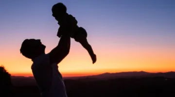 في “عيد الأب”.. طلاب دبي يدهشون آباءهم برسائل حب صادقة
