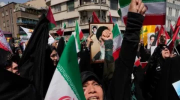 آلاف من الإيرانيين ينظمون مظاهرات في طهران احتجاجًا على الهجمات الإسرائيلية