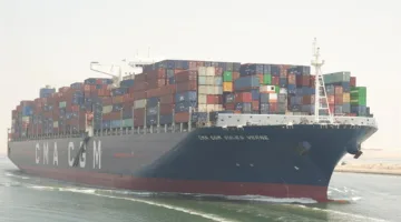 قناة السويس تستقبل عبور السفينة العملاقة CMA CGM JULES VERNE للحاويات