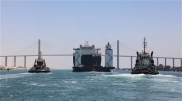 عبور سفينة الحاويات العملاقة CMA CGM JULES VERNE بوزن 180 ألف طن عبر قناة السويس