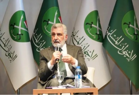 “خصمنا وعدوكم هو إسرائيل، وسلاحنا هو الوحدة” – كيف كانت ردود الفعل على رسالة الإخوان المسلمين إلى خامنئي؟ وهل يتفق الإخوان في سورية؟ جدل حول إيران والتساؤل الشائع: هل الدعاء لها في المساجد محظور أم محرم؟ “خصمنا وعدوكم هو إسرائيل، وسلاحنا هو الوحدة” – كيف كانت ردود الفعل على رسالة الإخوان المسلمين إلى خامنئي؟ وهل يتفق الإخوان في سورية؟ جدل حول إيران والتساؤل الشائع: هل الدعاء لها في المساجد محظور أم محرم؟