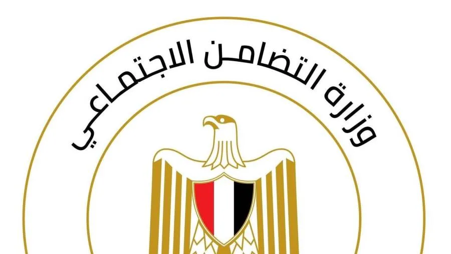 وزيرة التضامن تراقب آثار انهيار مبنيين في حدائق القبة وزيرة التضامن تراقب آثار انهيار مبنيين في حدائق القبة