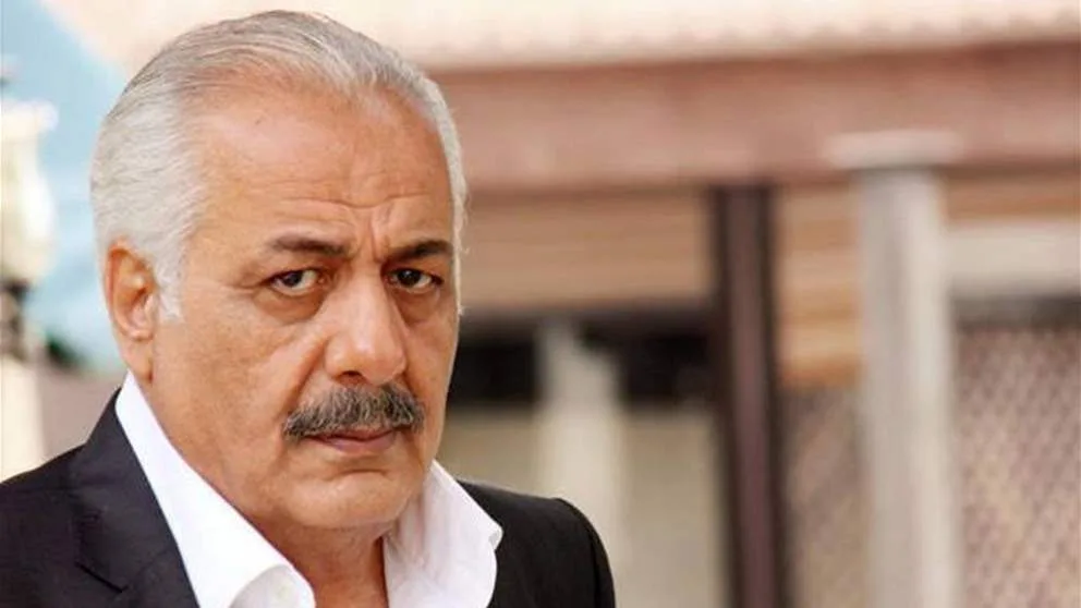 حفيد أيمن زيدان يلفت الأنظار وصورة تجمعهما في شوارع دمشق تتصدر المشهد. حفيد أيمن زيدان يلفت الأنظار وصورة تجمعهما في شوارع دمشق تتصدر المشهد.