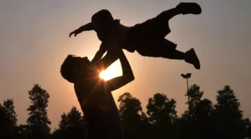 في عيد الأب… هدايا مؤثرة تتناسب مع الميزانية