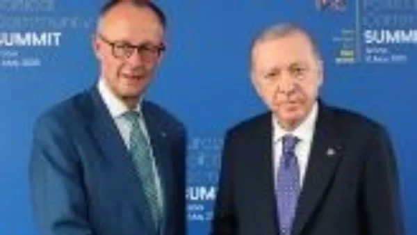 الرئيس التركي والمستشار الألماني يناقشان آثار الحرب بين إسرائيل وإيران الرئيس التركي والمستشار الألماني يناقشان آثار الحرب بين إسرائيل وإيران