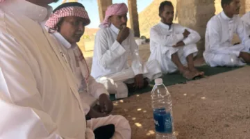 قيادات الجبهة الوطنية في جنوب سيناء يؤدون صلاة الجمعة مع سكان وادي خريزة