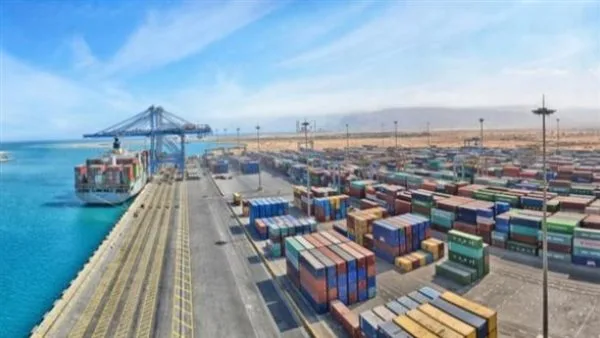 قناة السويس تستقبل عبور ناقلة حاويات ضخمة بوزن 180 ألف طن ضمن قافلة الشمال قناة السويس تستقبل عبور ناقلة حاويات ضخمة بوزن 180 ألف طن ضمن قافلة الشمال