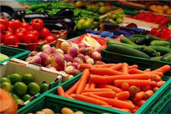 أسعار الفواكه والخضروات في الأسواق اليوم، الجمعة 20 يونيو 2025