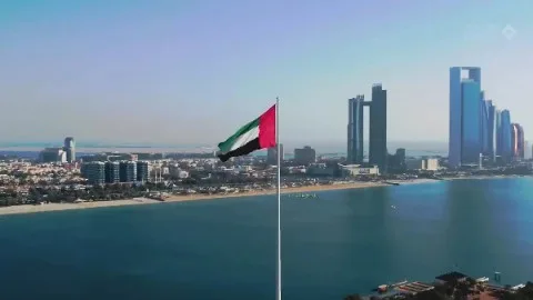 الإمارات تقوم بإجلاء مجموعة من مواطنيها والمقيمين في إيران الإمارات تقوم بإجلاء مجموعة من مواطنيها والمقيمين في إيران
