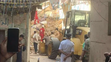 الحماية المدنية تواصل جهود إنقاذ المتضررين من انهيار المباني في حدائق القبة (بث حي)