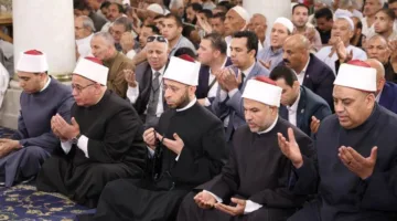 وزير الأوقاف يترأس صلاة الجمعة في مسجد السيدة زينب