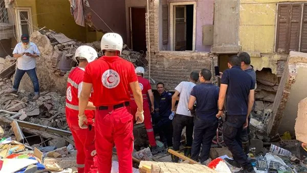 متابعة جهود إنقاذ المتضررين من انهيار المبنيين في حدائق القبة.. إليك أحدث المستجدات حول الحادث. متابعة جهود إنقاذ المتضررين من انهيار المبنيين في حدائق القبة.. إليك أحدث المستجدات حول الحادث.