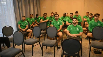 محاضرة تشجيعية للاعبي منتخب الشباب في بطولة كأس العالم لكرة اليد