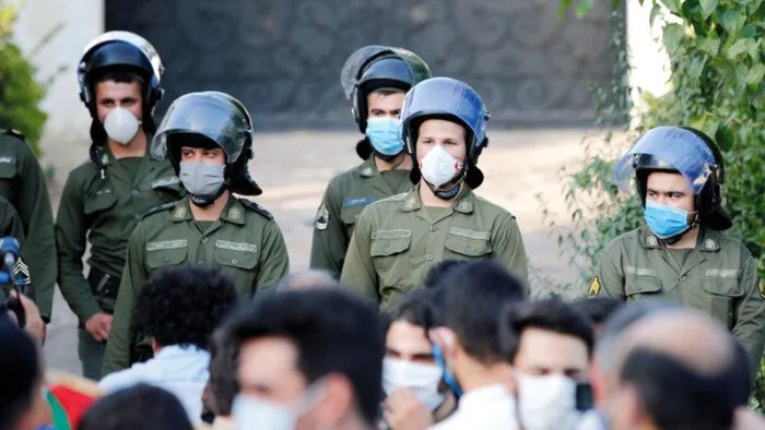 السلطات الإيرانية تُعلن عن القبض على 54 فردًا معارضًا في الأهواز