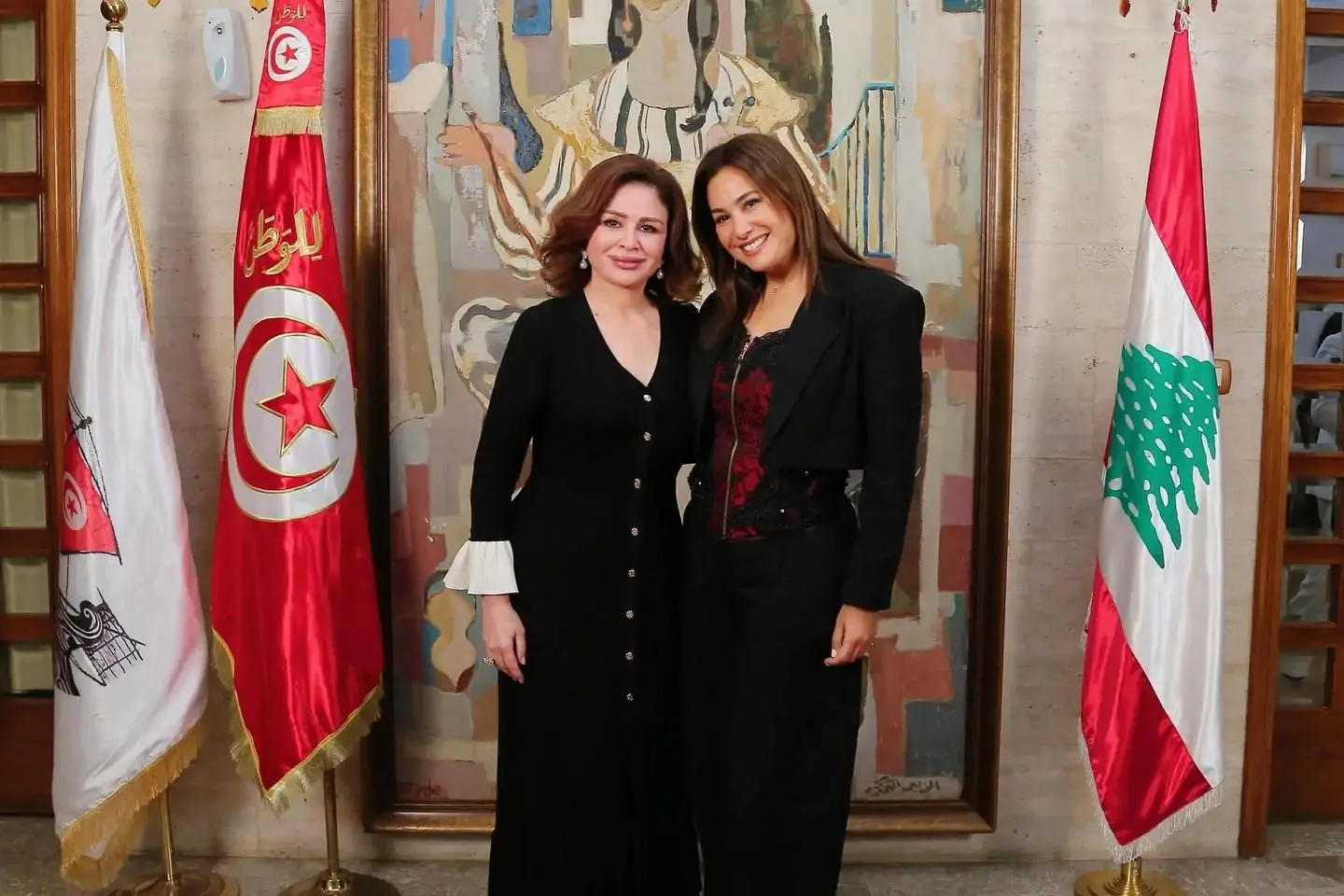 كيف أثارت تصريحات إلهام شاهين حول ترحيل هند صبري من مصر ضجة على وسائل التواصل الاجتماعي؟ القصة الكاملة كيف أثارت تصريحات إلهام شاهين حول ترحيل هند صبري من مصر ضجة على وسائل التواصل الاجتماعي؟ القصة الكاملة