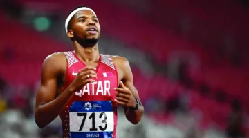 العداء القطري عبدالرحمن صامبا يحقق المركز الثاني في سباق الـ400 متر حواجز خلال جولة باريس من الدوري الماسي.