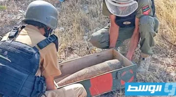 انتشال قذيفة هاون من موقع في طريق المطار بطرابلس