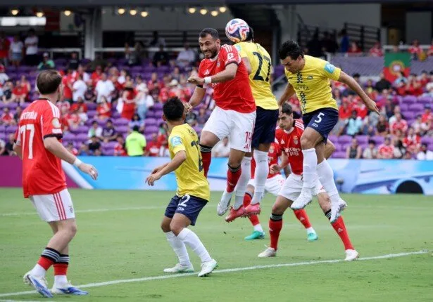 كأس العالم للأندية: بنفيكا يحقق فوزاً ساحقاً على أوكلاند سيتي بستة أهداف تاريخية كأس العالم للأندية: بنفيكا يحقق فوزاً ساحقاً على أوكلاند سيتي بستة أهداف تاريخية
