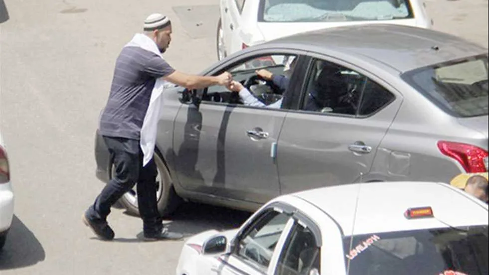 بعد تنظيم وجوده في شوارع القاهرة.. مخالفات قد تؤدي إلى حبس السايس بعد تنظيم وجوده في شوارع القاهرة.. مخالفات قد تؤدي إلى حبس السايس