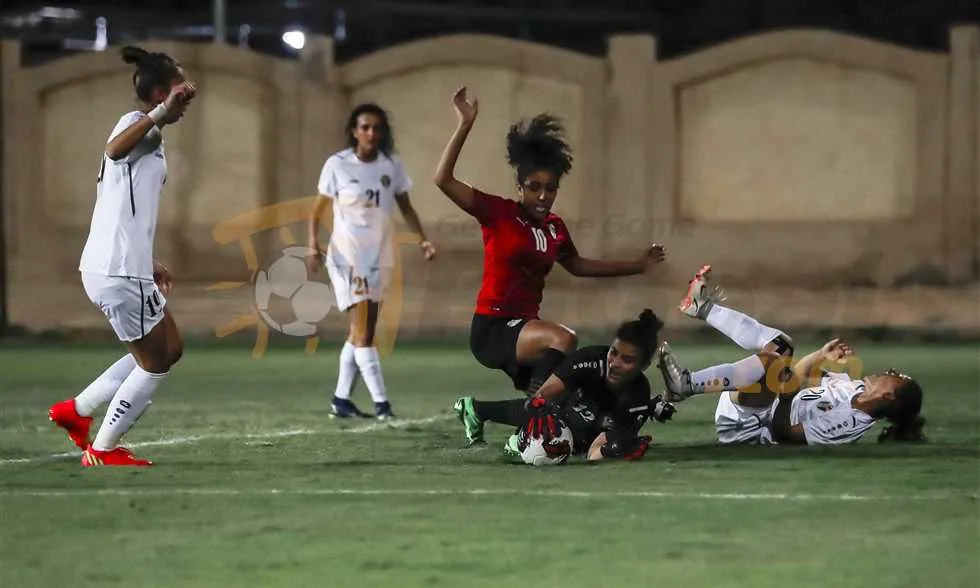 حديث في الملعب – سارة عصام: من صالات كرة السلة إلى الملاعب… أعتز بكوني أول مصرية تحترف في الخارج. حديث في الملعب – سارة عصام: من صالات كرة السلة إلى الملاعب… أعتز بكوني أول مصرية تحترف في الخارج.