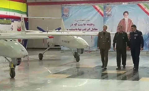 الجيش الإسرائيلي يعلن قتل “أمين بور جوداكي”، قائد وحدة الطائرات المسيرة في الحرس الثوري الإيراني، إثر غارة جوية استهدفته. الجيش الإسرائيلي يعلن قتل “أمين بور جوداكي”، قائد وحدة الطائرات المسيرة في الحرس الثوري الإيراني، إثر غارة جوية استهدفته.