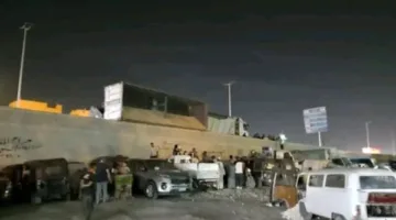 ثوران مقطورة “زلط” في موقف السيارات بالطالبية