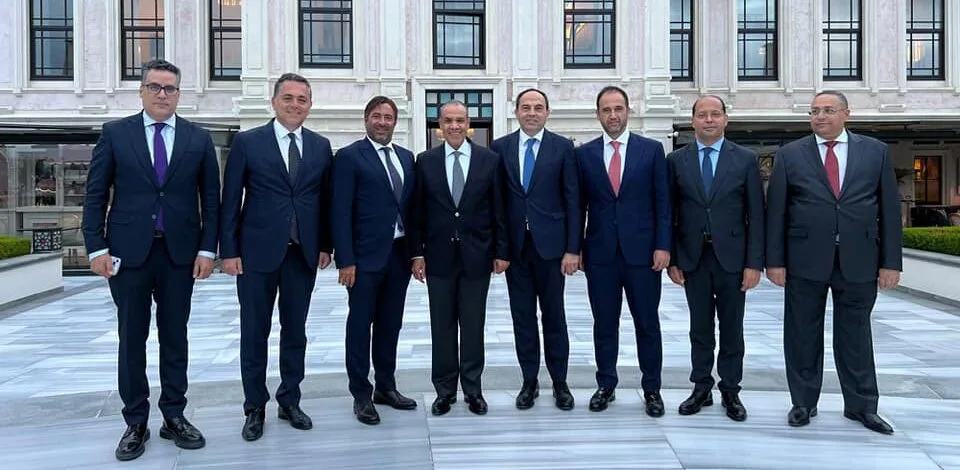 وزير الخارجية يناقش مع رجال الأعمال الأتراك سبل تعزيز العلاقات الاقتصادية بين البلدين وزير الخارجية يناقش مع رجال الأعمال الأتراك سبل تعزيز العلاقات الاقتصادية بين البلدين