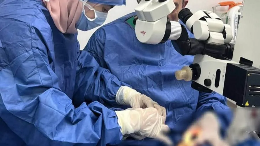 الهيئة الصحية: إنجاز طبي مبتكر في مجمع الإسماعيلية الطبي.. عملية زرع قرنية معقدة لسيدة في الستين من عمرها بتغطية التأمين الهيئة الصحية: إنجاز طبي مبتكر في مجمع الإسماعيلية الطبي.. عملية زرع قرنية معقدة لسيدة في الستين من عمرها بتغطية التأمين